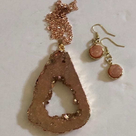 Rose Gold Druzy Quartz Jewelry - RoseGold Druzy Quartz Geode Slice Pendant/Earrings